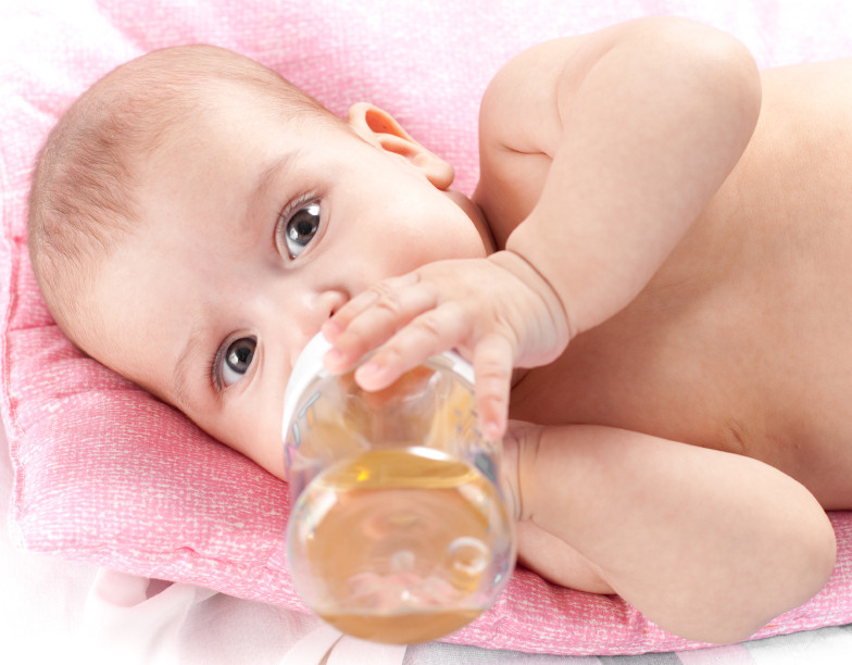 вода на бебето, вода, бебе, списание родител, roditel.bg