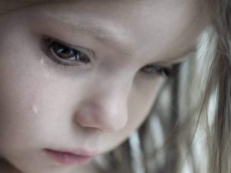 дете тъга сълзи страдание