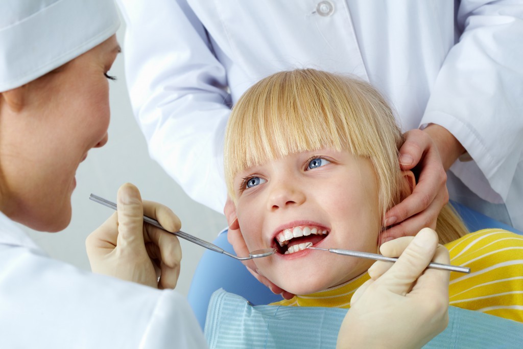 стоматолог детски зъби